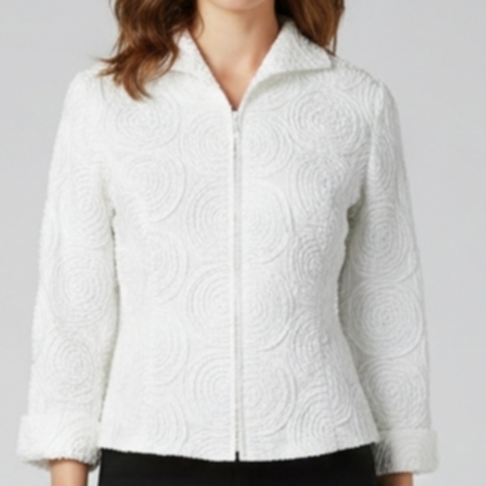 Bella Textured Women's Blazer With Cuffs In White Size Small